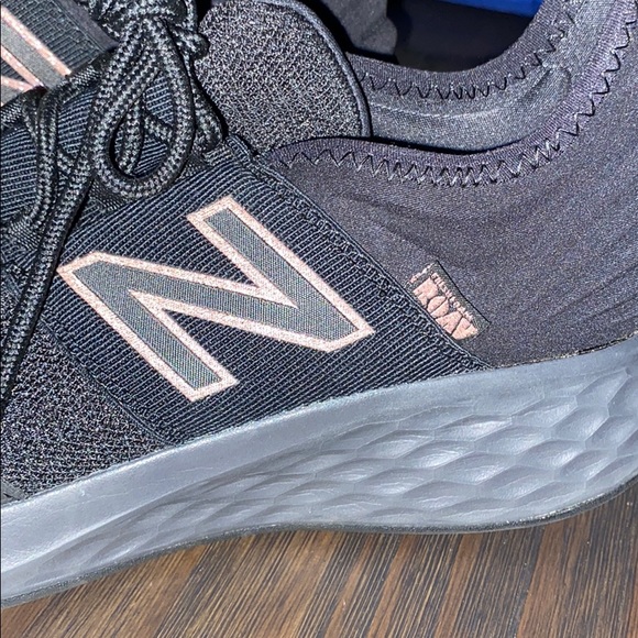 new balance roav rose gold